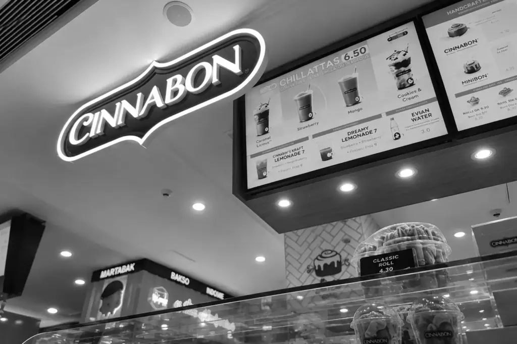 Cinnabon outlet at ION Orchard, highlighting the brand’s presence in Singapore before its closure.